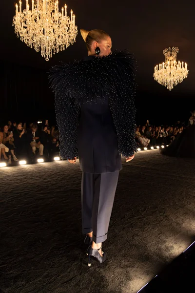 Look 17